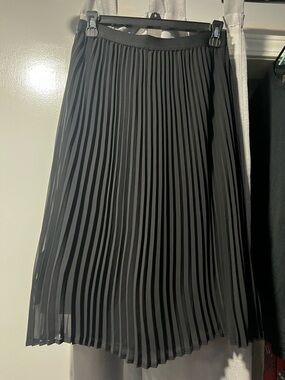 Old Navy Black Pleated Midi Skirt